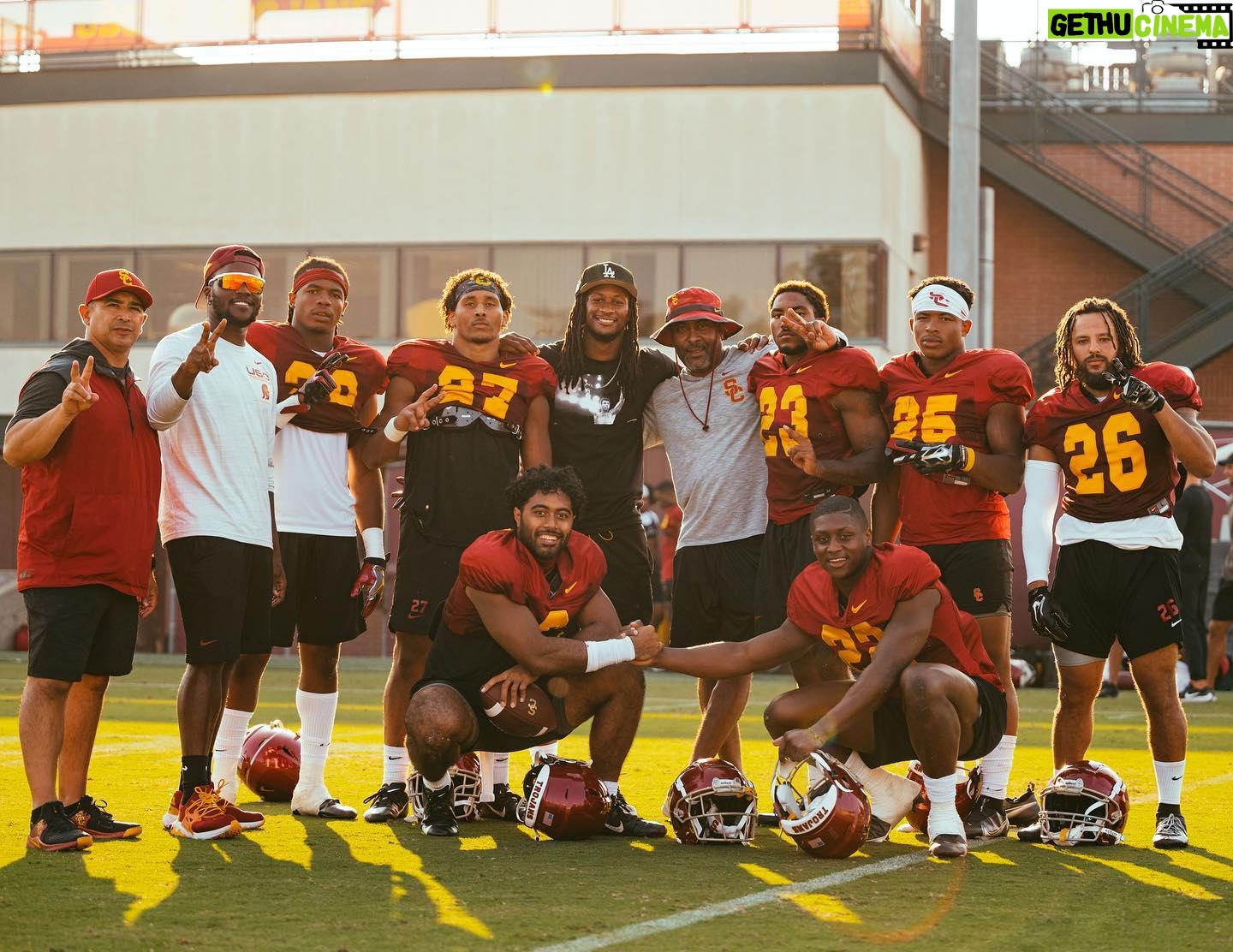 Todd Gurley - 33K Likes - Appreciate the love @usc.fb
Congrats to my guy D Jack on the new job from
GA to LA‼️✌🏾❤️💛 #FightOn