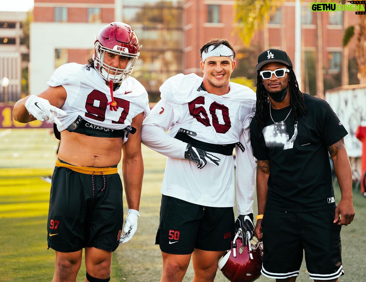 Todd Gurley - 33K Likes - Appreciate the love @usc.fb
Congrats to my guy D Jack on the new job from
GA to LA‼️✌🏾❤️💛 #FightOn