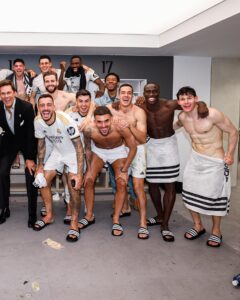 Tom Brady Instagram - 🇪🇸 🏴󠁧󠁢󠁥󠁮󠁧󠁿 🇧🇷 🇩🇪 🇺🇸 ♥️ El Classico!! I’ve watched this match on television for many years and what a game it was last night. I am always grateful for moments like last night where I am able to watch others live their dream and come together as a team to accomplish lifelong goals. Being able to watch and appreciate greatness from athletes across the world is inspiring for us all. Sports bring so many people together and gives us something to look forward to. Hope, joy, and success are emotions that make life worth living. The future is in great hands with these young superstars and I wish them the best in their pursuit of glory for their families, teams, and countries they represent. Congrats Real Madrid for a great season. And to Barcelona for such a valiant effort last night. PS We’ll hold your parking spot in Birmingham, Jude #KRO😉😂