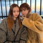 Tomomi Itano Instagram - ひめたんと💖大阪でデートしたとき🫶🏻 年下にみえないオーラでしっかりしてて話も合うの。 見た目プリンセスなのに、男らしくかっこいい性格も萌えすぎ。 そしてそして！！！ 3月20日の関コレ私のブランド【 @rosyluce 】ステージに ひめちゃん出てくれます💕一緒のステージ楽しみ♪