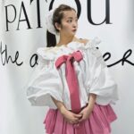 Tomomi Itano Instagram - PATOU 伊勢丹popupへ🩰 大好きなピンクとホワイトコーデに🦩‎🤍‪🎀 🐩 どれすき？💕 リボンにイニシャルが入れられるんだけど、"Tomo"のTMにしてみたよ 5月7日までやってるみたい🫶🏻 @Patou @GuillaumeMarcDamienHenry #patou #patouatelier #パトゥ #パトゥアトリエ #pr