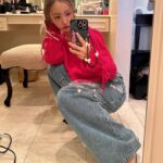 Tomomi Itano Instagram - 🩷🔗🎀🪽 ポニシュとリボンとパールとハート🫶🏻 #Fashion #ootd #154cm #友Style