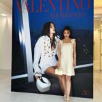 Tomomi Itano Instagram – Valentino L’École Collection 
pop up store  at IZA Tokyo

ひと足早く🖤素敵なコレクションでした。

中でも、私が着てるドレスの肩のストラップ部分が花モチーフのデザインで
今季のコレクションの様々な部分にこのデザインが施されていました
ほんとに、可愛かった😳

何枚目がすき？🗝💭

明日4月14日～5月16日（木）
11時ー20時
 
ＩＺＡ Tokyo 1F
東京都港区南青山5-8-3
03-3486-0013
 

#ValentinoLÉcole
#VALENTINOxIZA 
#IZA
#IZATokyo
＠iza_official
@tanakataki