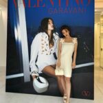 Tomomi Itano Instagram – Valentino L’École Collection 
pop up store  at IZA Tokyo

ひと足早く🖤素敵なコレクションでした。

中でも、私が着てるドレスの肩のストラップ部分が花モチーフのデザインで
今季のコレクションの様々な部分にこのデザインが施されていました
ほんとに、可愛かった😳

何枚目がすき？🗝💭

明日4月14日～5月16日（木）
11時ー20時
 
ＩＺＡ Tokyo 1F
東京都港区南青山5-8-3
03-3486-0013
 

#ValentinoLÉcole
#VALENTINOxIZA 
#IZA
#IZATokyo
＠iza_official
@tanakataki