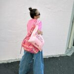 Tomomi Itano Instagram - 🩷🖤🩷🖤 どれすき？ #tops @patou #bottom @rosyluce #sneaker @celine #sunglasses @gentlemonster #bag @chromeheartsofficial @rolex 🎀🧁‎💭🛼🩷🕶⸒⋆͛*͛ #Fashion #ootd #154cm #友Style