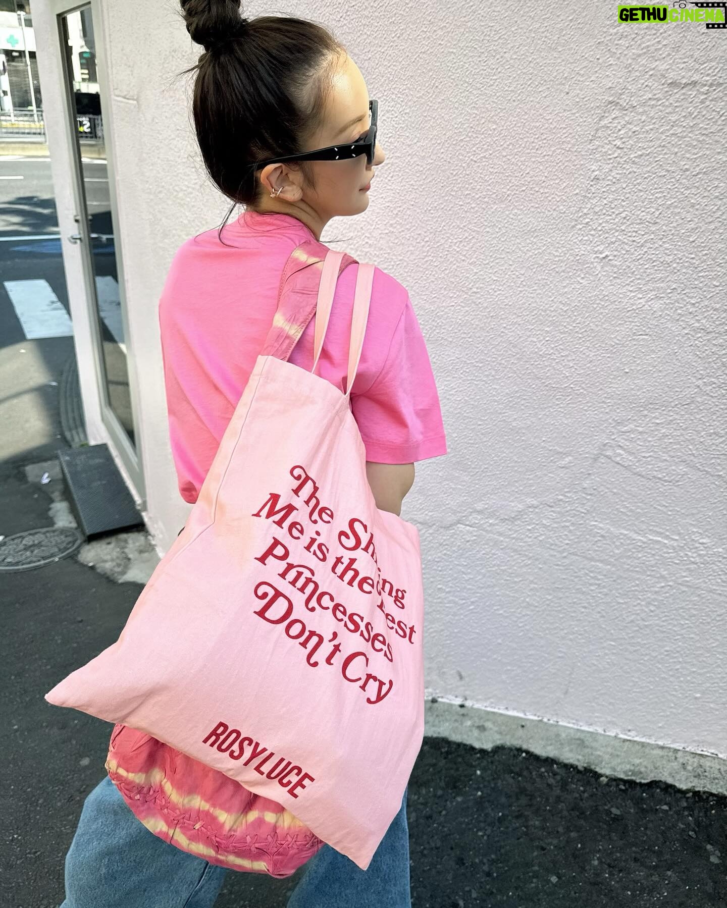 Tomomi Itano Instagram - π©·π€π©·π€ γ©γγγοΌ #tops @patou #bottom @rosyluce #sneaker @celine #sunglasses @gentlemonster #bag @chromeheartsofficial @rolex ππ§βππΌπ©·πΆβΈβΝ*Ν #Fashion #ootd #154cm #εStyle