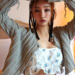 Tomomi Itano Instagram - 1ヶ月ダイエット。 次のお仕事にむけて🧴🩰 最近腰周り痩せないので（この写真には写ってない🙄） 本気で頑張る。とりあえず、ブラデリスの矯正コルセット（かなりきつい） 寝る時以外はつけて、お腹矯正 無駄食い防止してる☁️ オススメダイエットある方は教えてね☺︎
