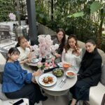Tomomi Itano Instagram – お花見🌸

なんまいめ？

🍓団子かわい。花より団子🍡

Rosyのシースルージャガードtopsお気に入り🫶🏻

@kimptonshinjukutokyo 

#キンプトン新宿東京
#お花見