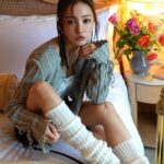 Tomomi Itano Instagram - 1ヶ月ダイエット。 次のお仕事にむけて🧴🩰 最近腰周り痩せないので（この写真には写ってない🙄） 本気で頑張る。とりあえず、ブラデリスの矯正コルセット（かなりきつい） 寝る時以外はつけて、お腹矯正 無駄食い防止してる☁️ オススメダイエットある方は教えてね☺︎