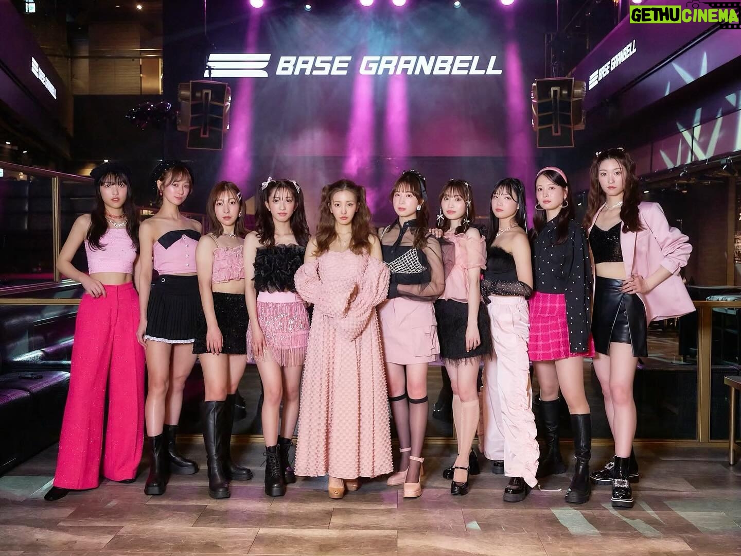 Tomomi Itano Instagram - ANGELとイベント🎀 2月のイベントの写真ずっとあげれてなかった😧 2枚目ANGELちゃんの撮影のクリエイティブも 写真チェックも全部欠かさず🧐 4枚目、、真ん中入ったけど違和感😀www あれから、関西コレクション、ミクチャ500万ポイント Rolu ANGELのアドトラ走行決定🫶🏻そして、まだ発表前の 大きなお仕事2つ😌日々成長中の彼女達に乞うご期待🩷 会うたびに内面も外見も磨かれて、私も密かに刺激をうけてます🪽 ♡撮影協力 BASE GRANBELL https://basegranbell.jp