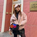 Tomomi Itano Instagram – .
なんまいめ？
🎀🎀🎀

#jacket  @celine 
#skirt @rosyluce 
#cap @celine 
#bag @chanelofficial 
#Fashion #ootd #154cm #友Style