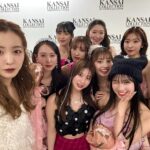 Tomomi Itano Instagram - RoLu ANGEL🩷🪽 わたしの妹分が関西コレクションで 【RoLu ANGEL】ステージとして出演しました！ 結成2ヶ月でこんな大きなステージに😭✨ 素敵な衣装、メイク、演出、楽曲 etc.... プロの皆さまにお助け頂き、素晴らしいステージとなりました💓 関わってくださった関係者の皆さま、関西コレクションの皆さま そして応援して下さるファンの皆さま、本当にありがとうございます。 約半年前、10月のオーディションの頃は、 ウォーキングすらできない彼女達だったのに、 日々のレッスンや、努力が自信になり、確実に成長しているなと 感じさせられるステージでした。キラキラの演出に負けないくらい 一人一人輝いていました。 1ヶ月前に関コレのステージに立てる発表をした時 皆んなが流した嬉し涙を思い出し、 リハーサルの時、このステージに立ってる彼女達を見て、 お母さんのような気持ちで、涙が溢れました🥲（最近確実に涙腺ゆるい。） まだまだ成長過程のANGELちゃん達ですが、 それぞれの夢に向かって ANGELのように羽ばたいてほしいです 今後とも、RoLu ANGEL（ﾛｰﾙｴﾝｼﾞｪﾙ）は 日本一影響力のあるgirl's集団を目指して頑張ります✊🏻🩷🪽　 #板野友美の妹分 #RoLuANGEL #ﾛｰﾙｴﾝｼﾞｪﾙ