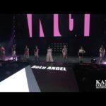 Tomomi Itano Instagram - RoLu ANGEL🩷🪽 わたしの妹分が関西コレクションで 【RoLu ANGEL】ステージとして出演しました！ 結成2ヶ月でこんな大きなステージに😭✨ 素敵な衣装、メイク、演出、楽曲 etc.... プロの皆さまにお助け頂き、素晴らしいステージとなりました💓 関わってくださった関係者の皆さま、関西コレクションの皆さま そして応援して下さるファンの皆さま、本当にありがとうございます。 約半年前、10月のオーディションの頃は、 ウォーキングすらできない彼女達だったのに、 日々のレッスンや、努力が自信になり、確実に成長しているなと 感じさせられるステージでした。キラキラの演出に負けないくらい 一人一人輝いていました。 1ヶ月前に関コレのステージに立てる発表をした時 皆んなが流した嬉し涙を思い出し、 リハーサルの時、このステージに立ってる彼女達を見て、 お母さんのような気持ちで、涙が溢れました🥲（最近確実に涙腺ゆるい。） まだまだ成長過程のANGELちゃん達ですが、 それぞれの夢に向かって ANGELのように羽ばたいてほしいです 今後とも、RoLu ANGEL（ﾛｰﾙｴﾝｼﾞｪﾙ）は 日本一影響力のあるgirl's集団を目指して頑張ります✊🏻🩷🪽　 #板野友美の妹分 #RoLuANGEL #ﾛｰﾙｴﾝｼﾞｪﾙ