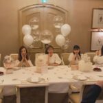 Tomomi Itano Instagram - 𝐑𝐨𝐬𝐲 𝐆𝐢𝐫𝐥𝐬 𝐁𝐢𝐫𝐭𝐡𝐝𝐚𝐲 𝐍𝐢𝐠𝐡𝐭🤍🥂🏰 私の会社のだいすきなパートナー @ayu327 の誕生日会🎂 今年はBirthdayとBaby showerのとっても特別なお祝いでした🗝 みんなで色々考えて、特別な誕生日にどんなサプライズをするか、 今までにないプランにしようと試行錯誤しました💭 そして、今年はお家までリムジンでお迎えに行き、 ドレスコードはもちろん　@rosyluce のWhitedress🐩🤍 夜景の見えるロマンチックなレストランでdinnerを🍴🎀🎂 テーブルの上にはそれぞれのオシャレなオムツケーキと 彼女のバースデーオリジナルカード。 そしてbaby shower名前入りクッキー🍪のPrincessプラン🏰 エゴかもしれないけど、相手の喜んでくれる顔を想像しながら 想像を越えるプランを考えて実行するのが大好きです🫧 それがプライベートでは家族、仲間や友達。仕事では、お客様⸒🕊️ いつも全力投球。笑 私の会社は“女性のエンパワーメント“を掲げていて、非日常空間の提供と ドキドキワクワクのサプライズをいかなる時も意識しています。 好きなこと。を仕事とできていることが1番の幸せで、今後も皆さんや私と関わってくれた方々を楽しませること、驚かせること、新しい体験をたくさん追求していきたいです✨ 話はそれてしまいましたが、最高のパートナーと出会えて私は本当に幸せです🫶🏻本当に心から感謝の気持ちと、生まれてきてくれて、出会ってくれてありがとう。と思っています🤍 そして仲間と毎日モチベーション高く仕事もでき、 プライベートでもたくさんの時間を共有して大海原を航海していきたいです🥰板野海賊団を今後ともよろしくお願いします🏴‍☠️ あ、それぞれ着てる @rosyluce のdressはどのデザインが1番好き？🤍 @rosyluce #RosyLuce リムジンは #BayLimousine