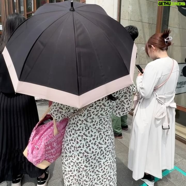 Tomomi Itano Instagram - Rosyluce × PLAZA thanks 王様のブランチ📺♥️ 春のイベント2 Days🌷 たくさんの方が足を運んでくださいました。 ありがとうございます🫶🏻 今回のイベントコンセプトは "American diner" 🛼🍩 私の顔をイラストにしてもらったり🤭 似てるかな?笑 ベビちんもけけと遊びに来たよ🤍 何枚目がすき? #Rosyluce #Rosydiner @rosyluce