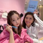 Tomomi Itano Instagram - 🎨📕🌸 なんまいめ？ @patou #patou #Patoumarket #Patouxhenricharpentier #パトゥマーケット #パトゥxアンリシャルパンティエ