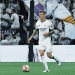 Toni Kroos Instagram - WIN - Next stop 𝗪𝗲𝗺𝗯𝗹𝗲𝘆 @toni.kr8s 🤙 🔜 @championsleague final 🔥🤝 🆚 #BVBRMA 🗓️ 06/01/24 ⏰ 21:00H CEST ____ 🗯️ #360media