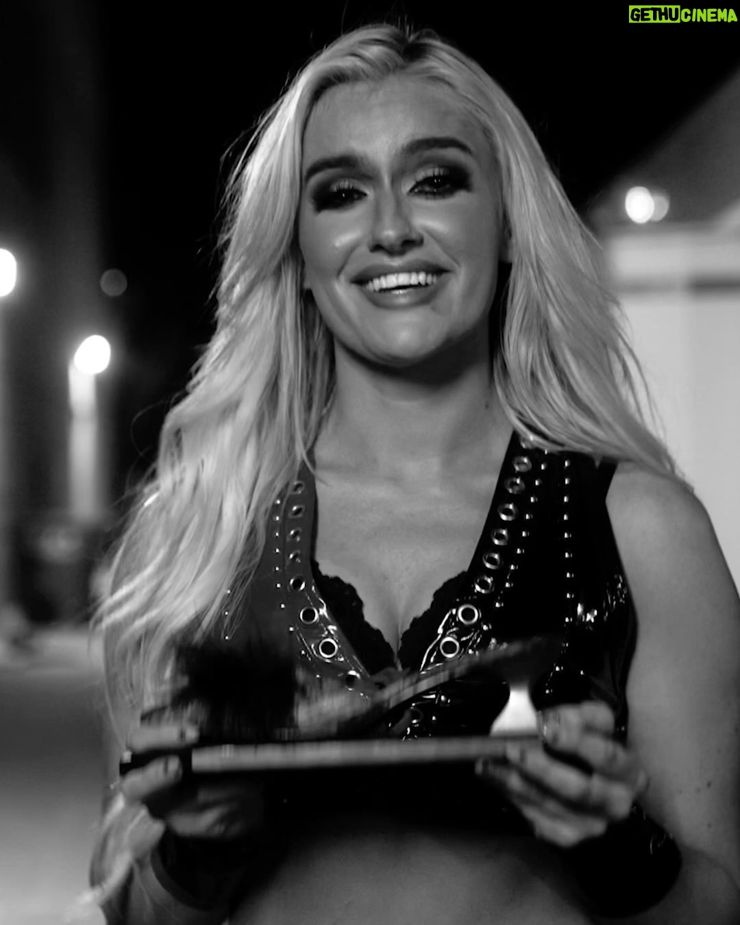Toni Rossall Instagram - EXCLUSIVE: After receiving a #ToniAward on #AEWCollision, Mariah May, along with #AEW Women’s Champion Toni Storm give away another Toni…