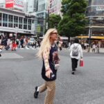 Toni Watson Instagram – Google: “tourist”… 

I LOVE JAPAN 🇯🇵

Shibuya show tomorrow then off to South Korea for @seouljazzfestival