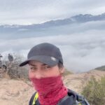 Tonka Tomicic Instagram - Mi primer #manquehuito hoy! Uno de mis pendientes es el #manquehue así que hay que comenzar por el ito 😜 Una subida muy familiar, perritos, bicicletas, tod@s bienvenidos!!! Un muy buen paseo! #naturaleza #trekking #precordillera #chile 🇨🇱♥️