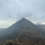 Tonka Tomicic Instagram - Mi primer #manquehuito hoy! Uno de mis pendientes es el #manquehue así que hay que comenzar por el ito 😜 Una subida muy familiar, perritos, bicicletas, tod@s bienvenidos!!! Un muy buen paseo! #naturaleza #trekking #precordillera #chile 🇨🇱♥️