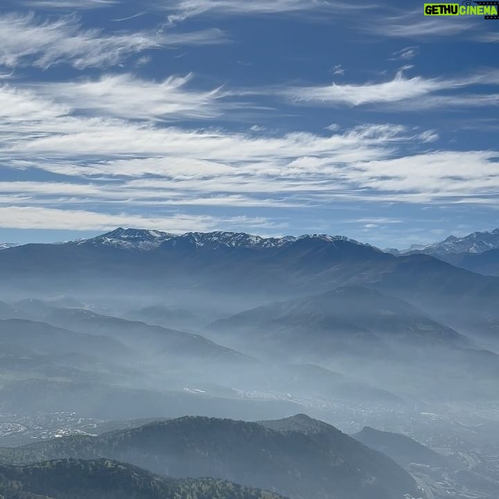 Tonka Tomicic Instagram - Cuando en #santiago esta nublado, en la cumbre del #manquehue hay 🌞 Deseo cumplido!