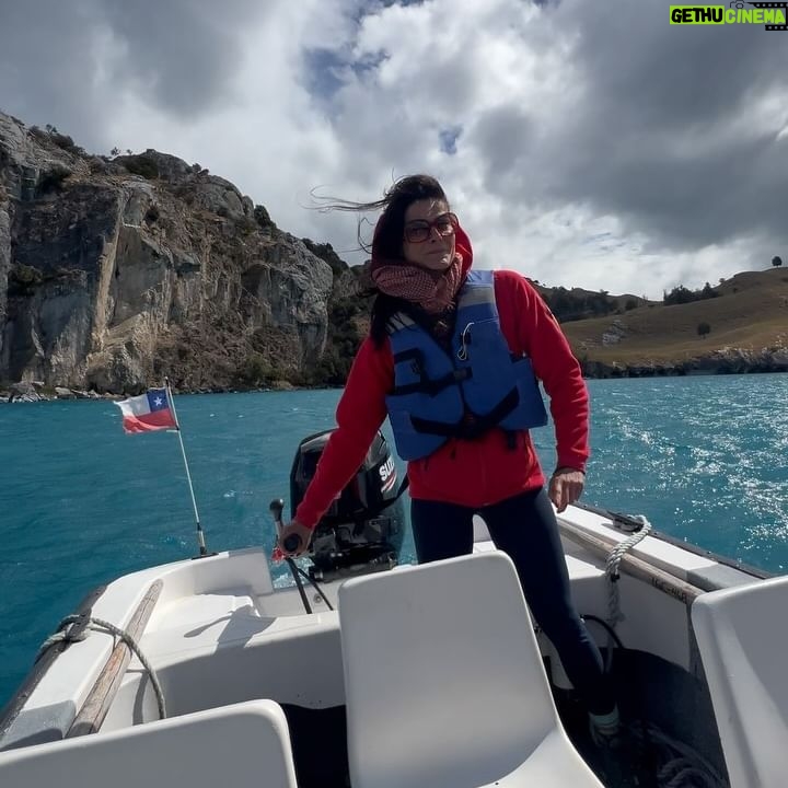 Tonka Tomicic Instagram - Gracias! #patagonia Reencuentro con amigos ♥️ y la belleza del paisaje que conmueve. Dato viajero vayan a #puertosanchez no se pierdan las #cavernasdemarmol ♥️🇨🇱