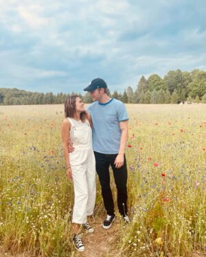 Torrey DeVitto Instagram - Michigan Poppies and Pride 🧡 #HappiestPlaceOnEarth