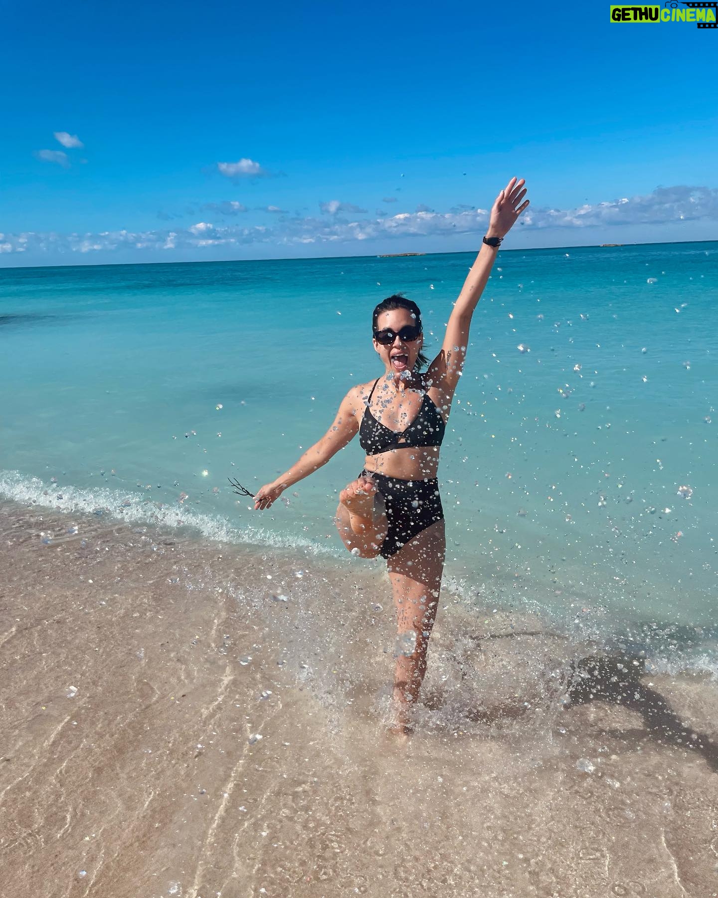 Torrey DeVitto Instagram - Ditched the puffer for a bathing suit to bring in the New Year this year. If this is any indication of how the rest of 2024 is going to go, I’m in! Wishing you all a Happy New Year filled with love, growth and expansion. 🤍🤍🤍 #virginvoyages @virginvoyages