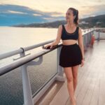 Torrey DeVitto Instagram - Ditched the puffer for a bathing suit to bring in the New Year this year. If this is any indication of how the rest of 2024 is going to go, I’m in! Wishing you all a Happy New Year filled with love, growth and expansion. 🤍🤍🤍 #virginvoyages @virginvoyages