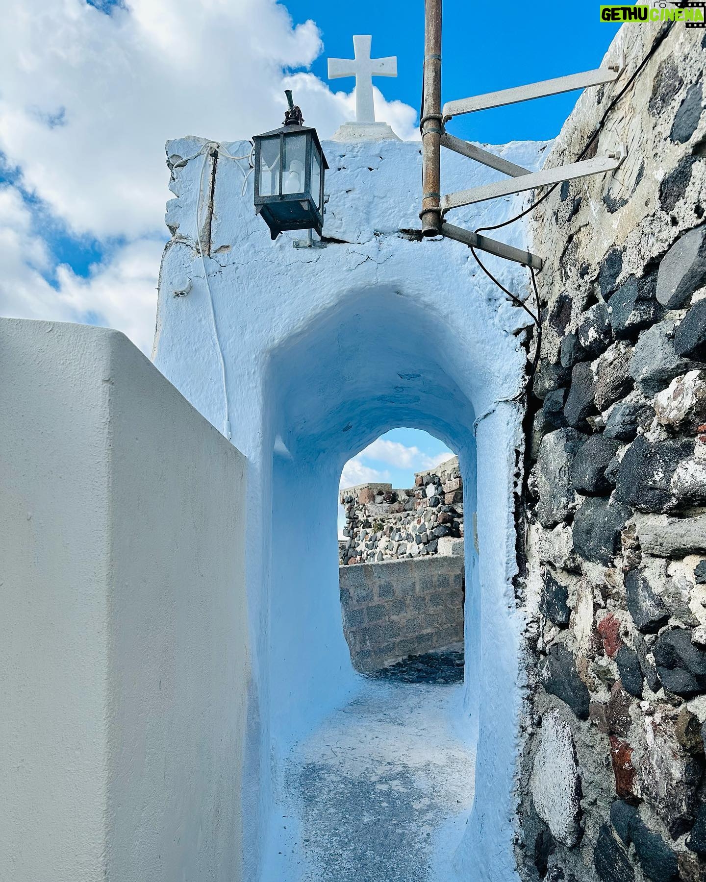 Torrey DeVitto Instagram - #LoveIsGreekToMe 🇬🇷 🤍