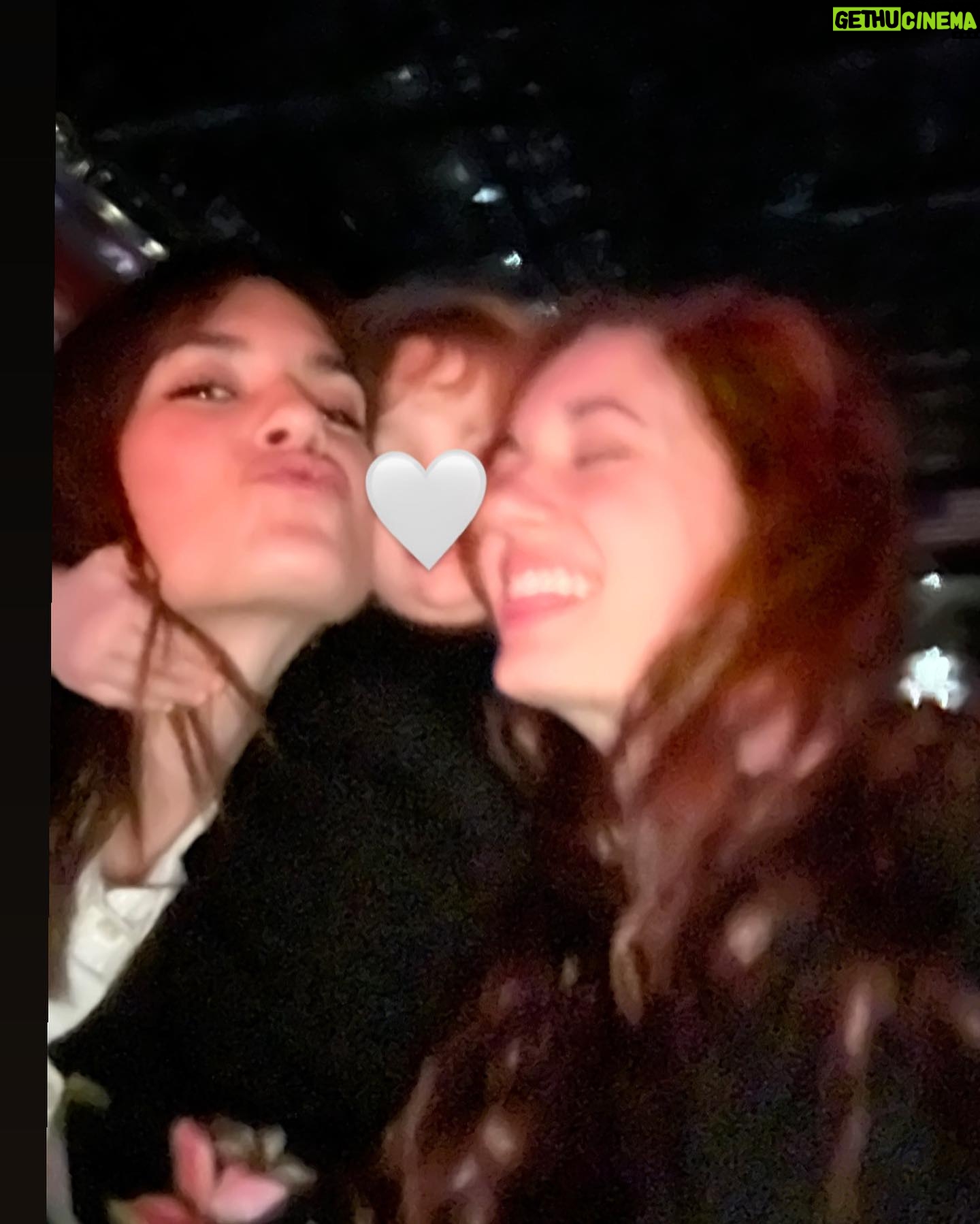 Torrey DeVitto Instagram - What a special night! Where worlds collide and dreams come true. ✨ From being with @jezziebaylin during her very first sound check at The Mint in Los Angeles, 20 years ago (swipe for the photo), to watching her shine opening for @stevienicks on a massive stage, for a massive audience. I don’t think my heart could have burst more. And to experience it all with my loved ones baby niece- watching her watch Jessie and ‘Auntie’ Stevie perform for the first time was a dream. 🤍🤍🤍