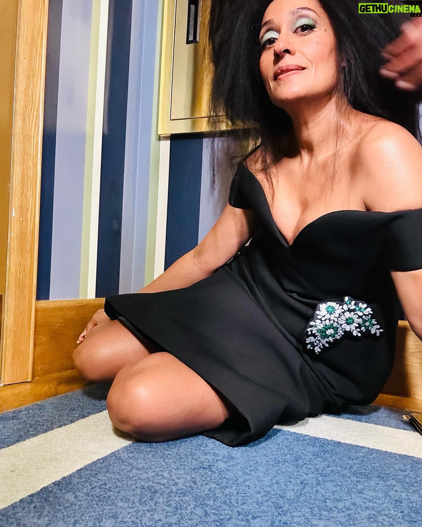 Tracee Ellis Ross Instagram - sorry for blockin the sun today y’all. it was my hair.