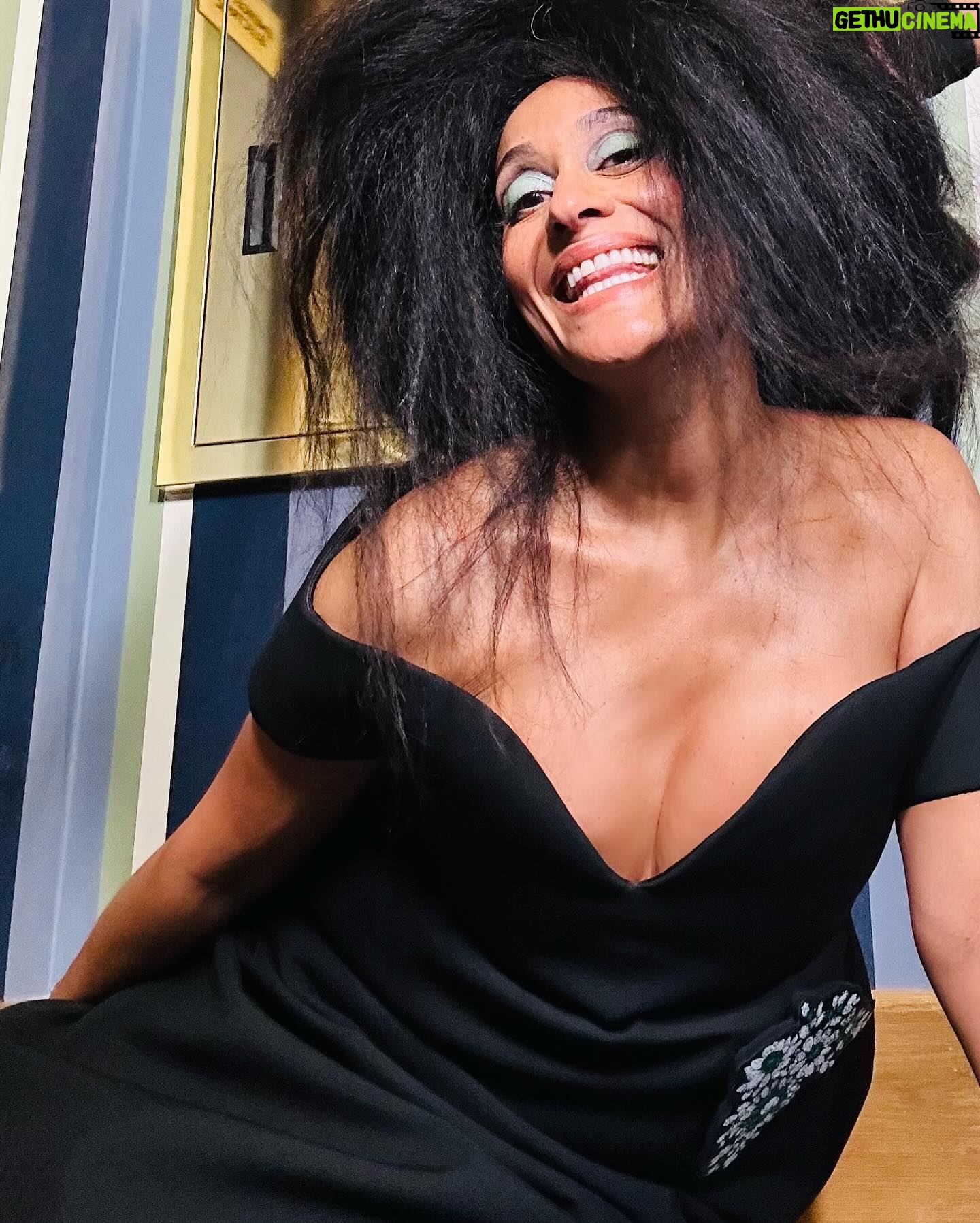 Tracee Ellis Ross Instagram - sorry for blockin the sun today y’all. it was my hair.