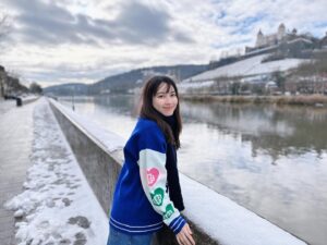 Tracy Chu Instagram - The holidays officially begin! 🎄❄️🎁💝Its extra festive when Winter Solstice really feels like winter.