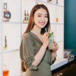 Tracy Chu Instagram – 我用咗 La Mer 好多年,好開心最近出席了 La Mer The Lifting Firming Serum 的活動,加深認識 La Mer 的極致工藝,由深海巨藻萃取的珍貴成份 Miracle Broth™️ 為肌膚帶來強大的活膚效能。還學習了針對6個臉龐微部位的按摩手法,每晚休息前用少少時間按摩,除了倍大精華的提升緊緻效果外,感覺皮膚及身體都可以得到更深層的休息。聽說使用7天後,便可以看見肌膚顯著年輕回彈,輪廓更立體,我也很期待幾天後再次來與大家分享!
@LaMerHKofficial #LaMerLiftingFirmingSerum #MiracleBroth #LaMerLift #LaMerHK
