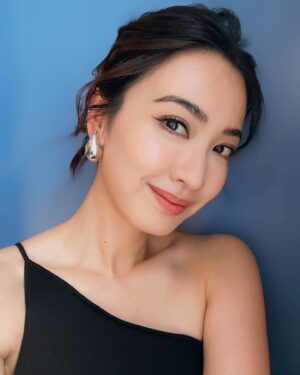 Tracy Chu Instagram - DIY headshots against my favorite wall at home 😜📸✌🏻

Hair: @jun_cy 
Makeup: @cyruslee1018