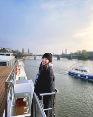 Tracy Chu Instagram - Cruising through the cities of Germany in -3 degrees 🧳🇩🇪❄️