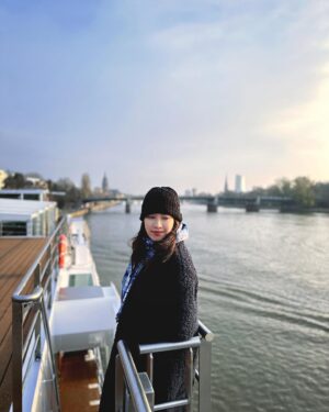 Tracy Chu Instagram - Cruising through the cities of Germany in -3 degrees 🧳🇩🇪❄️