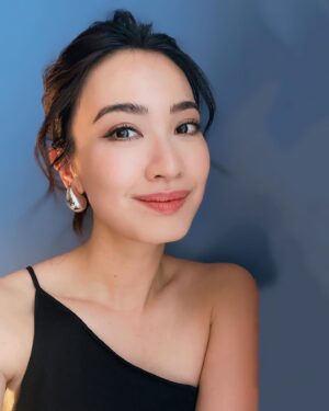 Tracy Chu Instagram - DIY headshots against my favorite wall at home 😜📸✌🏻

Hair: @jun_cy 
Makeup: @cyruslee1018