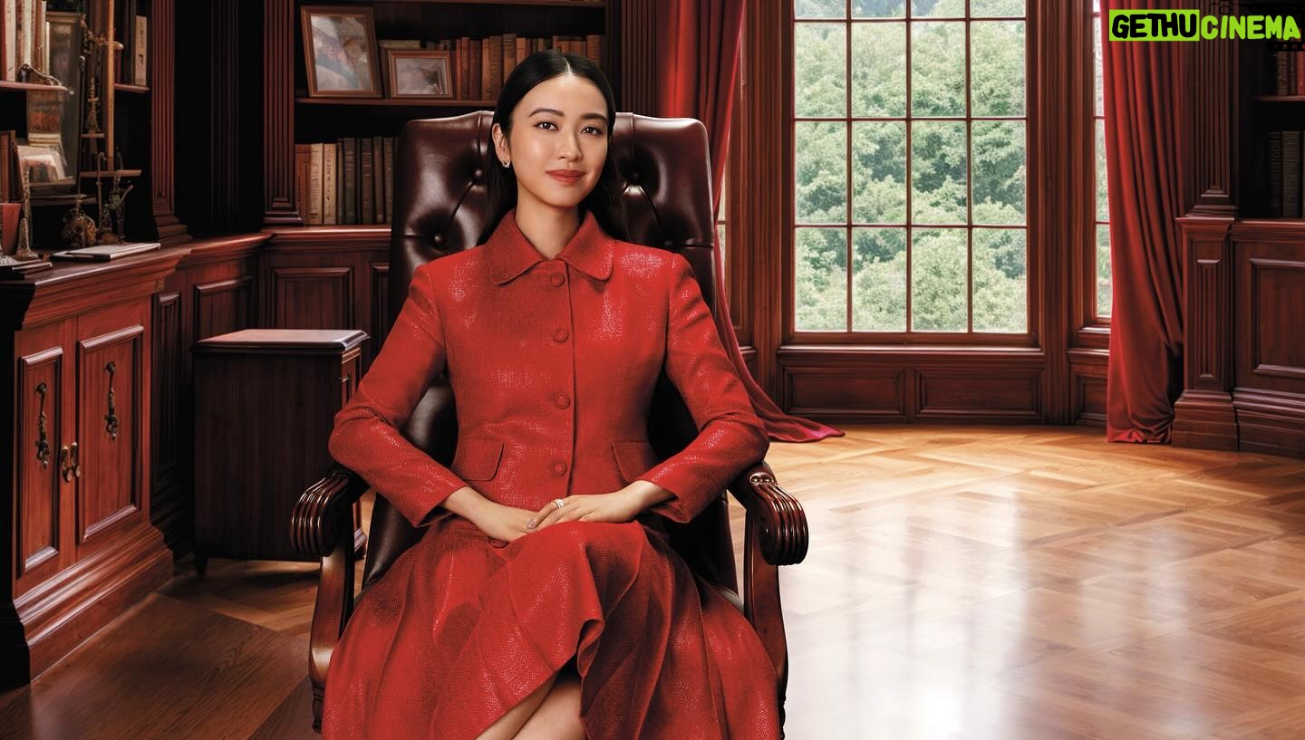 Tracy Chu Instagram - 2024 is an exhilarating year, filled with new additions in life and, of course, the debut of the @hsbc_hk Premier Elite campaign. The unwavering dedication and commitment from the team and Stephen have made this journey unforgettable. It's a testament to the power of the elite mindset and the value of building a solid foundation for wealth and success. Join HSBC Premier Elite service and enjoy welcome rewards worth up to HKD83,300. #HSBC #HSBCPremierElite #iamelite
