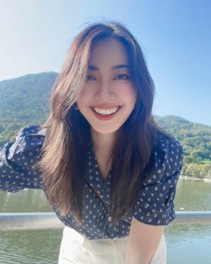 Tracy Chu Instagram - All weekends should be long, sunny and happy. ☀️🏖️✌🏻