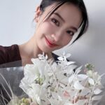 Tracy Chu Instagram - Brought home flowers from work 💐Happy weekend ☀️