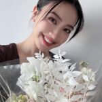 Tracy Chu Instagram - Brought home flowers from work 💐Happy weekend ☀️