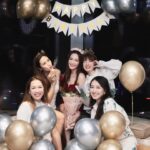 Tracy Chu Instagram – A special occasion with three things to celebrate in one party! Congratulations our bride-to-be @roxannetong, a happy 40th to @misskayicheung and happy birthday to @chiangel1110 ❤️🎉🎂💍 High 5 to our successful party planning @jenniferjshum 👏
🏠 @ritzcarltonhongkong
📸 @paddylo