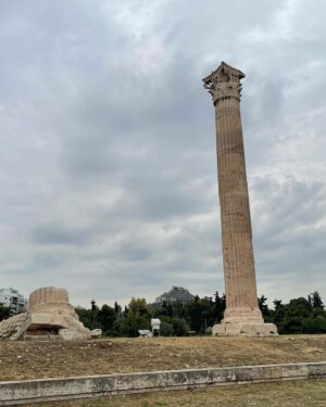 Tressia Bertin Instagram - 📍Temple de Zeus ⚡️ 

#acropolis #athenes #grece #plaka #travel #visitathens #temple #zeus #templeofzeus #greece #travelgram #summer #europe #visitgreece #ancientgreece #olympieion