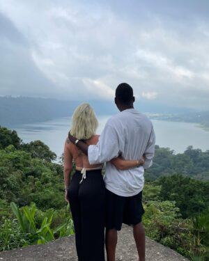 Tressia Bertin Instagram - 🪐🌴🇮🇩🌺💫

#BaliLife #ExploreBali #IslandParadise #BaliAdventures #BalineseCulture #TropicalGetaway #travel #sumberkimahill