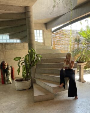Tressia Bertin Instagram - 🪐🌴🇮🇩🌺💫

#BaliLife #ExploreBali #IslandParadise #BaliAdventures #BalineseCulture #TropicalGetaway #travel #sumberkimahill