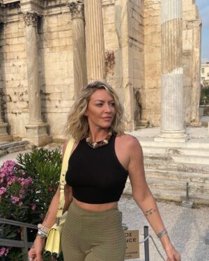 Tressia Bertin Instagram - Athènes 🇬🇷💫🤍
#blonde #athenes #travel #visitathens #temple  #greece #travelgram #summer #europe #visitgreece #ancientgreece