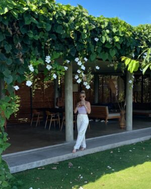 Tressia Bertin Instagram - Bali ✈️💫🤍🙏🏽🥥

#Balivibes
#BaliLife
#IslandParadise
#BaliLove
#BaliMagic
